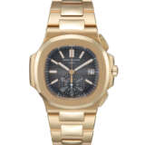 PATEK PHILIPPE, NAUTILUS REF. 5980/1R-001, A FINE GOLD AUTOMATIC FLYBACK CHRONOGRAPH WRISTWATCH WITH BRACELET - фото 1