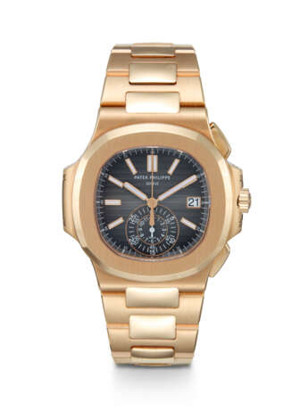 PATEK PHILIPPE, NAUTILUS REF. 5980/1R-001, A FINE GOLD AUTOMATIC FLYBACK CHRONOGRAPH WRISTWATCH WITH BRACELET - фото 1