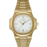 PATEK PHILIPPE, NAUTILUS REF. 3800/1, A FINE GOLD AUTOMATIC WRISTWATCH WITH BRACELET - photo 1