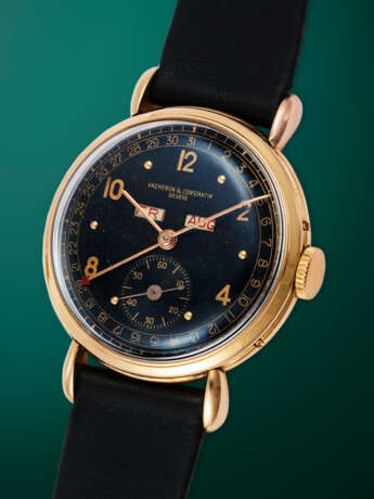 VACHERON CONSTANTIN REF. 4241, A FINE AND RARE 18K PINK GOLD TRIPLE CALENDAR WRISTWATCH WITH BLACK DIAL - photo 2