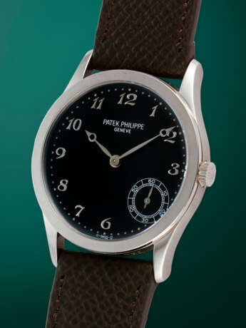 PATEK PHILIPPE, CALATRAVA REF. 5026G, A FINE GOLD AUTOMATIC WRISTWATCH WITH BREGUET NUMERALS - Foto 2