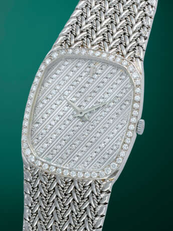 AUDEMARS PIGUET REF. 14239BC, AN ELEGANT GOLD AND DIAMOND-SET MANUAL-WINDING WRISTWATCH - photo 2