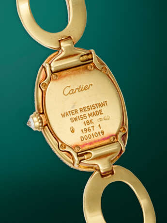 CARTIER, BAIGNOIRE REF.1967, AN ATTRACTIVE GOLD AND DIAMOND-SET BRACELET WATCH - photo 3