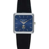 PATEK PHILIPPE, REF. 4222, A FINE GOLD MANUAL-WINDING WRISTWATCH WITH IRAQI COAT OF ARMS - photo 1