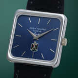 PATEK PHILIPPE, REF. 4222, A FINE GOLD MANUAL-WINDING WRISTWATCH WITH IRAQI COAT OF ARMS - photo 2