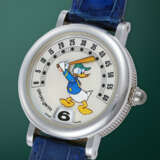 GERALD GENTA, DONALD DUCK RETRO REF. G 3612.7, A STEEL AUTOMATIC JUMP HOUR WRISTWATCH WITH RETROGRADE MINUTES AND MOTHER-OF-PEARL DIAL - Foto 2