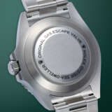 ROLEX, SEA-DWELLER REF. 126600, A STEEL AUTOMATIC DIVER’S WRISTWATCH WITH BRACELET - photo 3