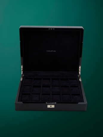 BURBEN & ZORWEG, A SET OF TWO FINE LUXURY WRISTWATCH CASES AND A JEWELLERY CASE - photo 4