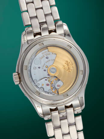 PATEK PHILIPPE, REF. 5036/1G-017, A FINE GOLD AUTOMATIC ANNUAL CALENDAR WRISTWATCH WITH BRACELET - Foto 3