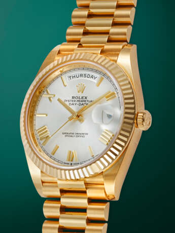 ROLEX, DAY-DATE REF. 228238, A FINE GOLD AUTOMATIC WRISTWATCH WITH BRACELET - photo 2