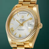 ROLEX, DAY-DATE REF. 228238, A FINE GOLD AUTOMATIC WRISTWATCH WITH BRACELET - photo 2