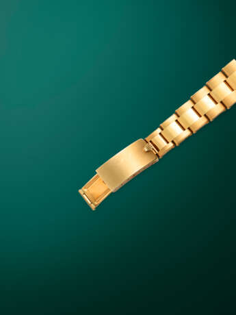 ROLEX, OYSTER PERPETUAL REF. 14238, A WELL-PRESERVED GOLD AUTOMATIC WRISTWATCH WITH BRACELET - Foto 5