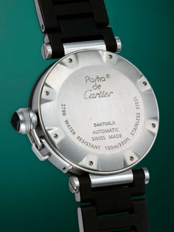 CARTIER, PASHA REF. 2790, A STEEL AUTOMATIC WRISTWATCH WITH BLACK RUBBERISED STEEL BRACELET - фото 3