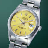 ROLEX, OYSTER PERPETUAL DATE REF. 15200, AN ATTRACTIVE STAINLESS STEEL AUTOMATIC WRISTWATCH WITH ‘LEMON’ DIAL - photo 2