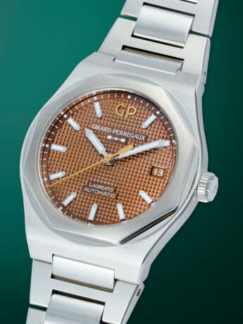 GIRARD-PERREGAUX, LAUREATO REF. 81005, A FINE STAINLESS STEEL AUTOMATIC WRISTWATCH WITH BRACELET - photo 2