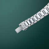 GIRARD-PERREGAUX, LAUREATO REF. 81005, A FINE STAINLESS STEEL AUTOMATIC WRISTWATCH WITH BRACELET - photo 5