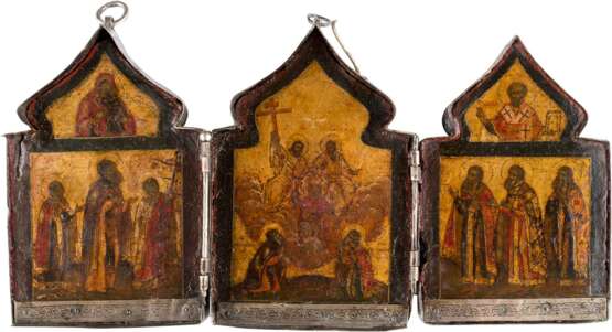 A FINE MINIATURE TRIPTYCH SHOWING THE CORONATION OF THE MOTHER OF GOD AND SELECTED SAINTS - Foto 1