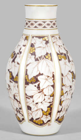 Jugendstil-Vase mit Weinblattdekor - Foto 1
