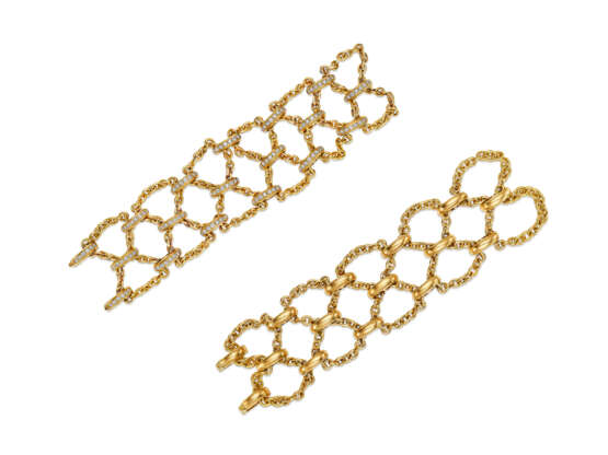 VAN CLEEF & ARPELS PAIR OF DIAMOND AND GOLD CHAIN BRACELETS - Foto 1