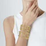 VAN CLEEF & ARPELS PAIR OF DIAMOND AND GOLD CHAIN BRACELETS - Foto 2