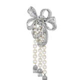 VAN CLEEF & ARPELS DIAMOND AND CULTURED PEARL RIBBON BROOCH - фото 3