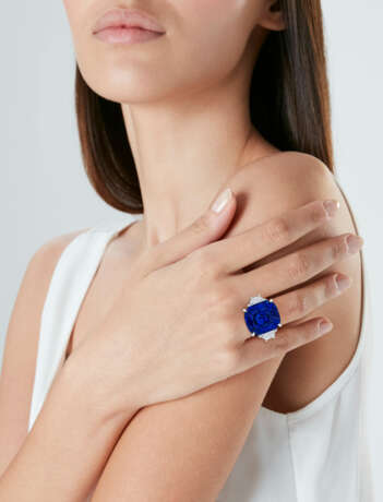 SAPPHIRE AND DIAMOND RING - photo 2