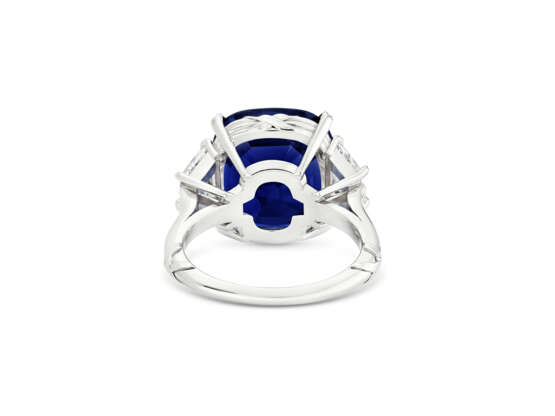 SAPPHIRE AND DIAMOND RING - photo 6