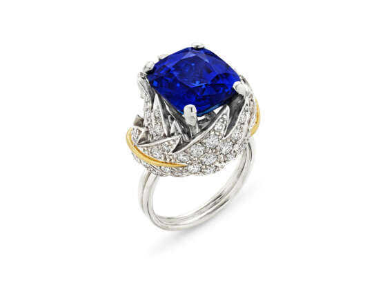 TIFFANY & CO., JEAN SCHLUMBERGER SAPPHIRE AND DIAMOND RING - фото 1