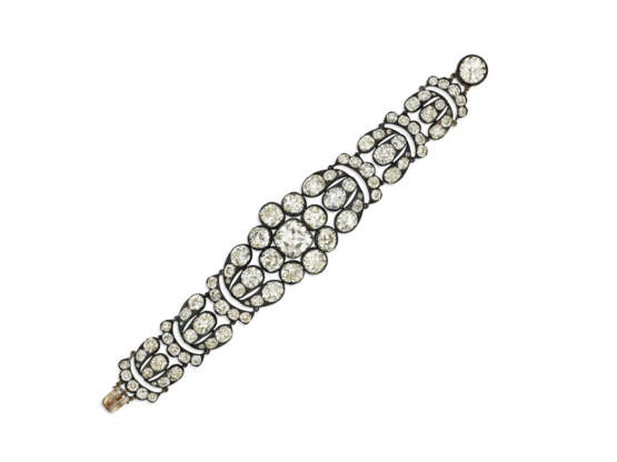 AN EXQUISITE DIAMOND BRACELET - photo 1