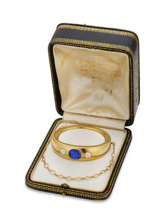 A HISTORIC ANTIQUE SAPPHIRE AND DIAMOND BANGLE BRACELET - photo 4