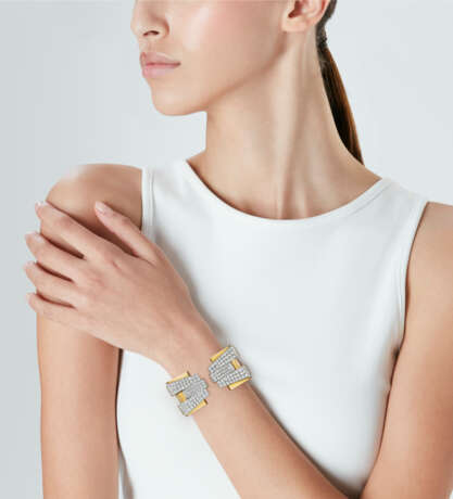 RAYMOND TEMPLIER ART MODERNE TWO PAIRS OF CLIP-BROOCHES WITH COMBINATION CUFF BRACELET - photo 2