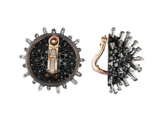 AN EXQUISITE PAIR OF JAR DIAMOND AND COLORED DIAMOND `HEDGEHOG` EARRINGS - photo 3