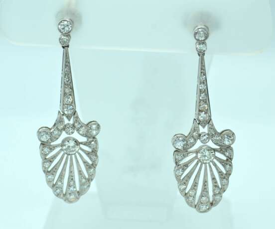 Boucles d&amp;39;oreilles en platine avec 56 diamants naturels 21th century - Foto 5