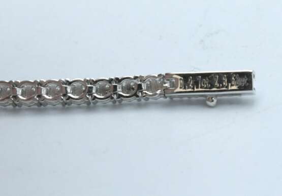 Bracelet en or blanc avec diamants et saphir Or 21th century - photo 4