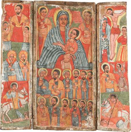 A LARGE COPTIC TRIPTYCH SHOWING THE MOTHER OF GOD, THE CRUCIFIXION AND SELECTED SAINTS - Foto 1