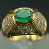 Yellow gold ring with 48 diamonds and 1 natural emerald Gold Other style 21th century - photo 10