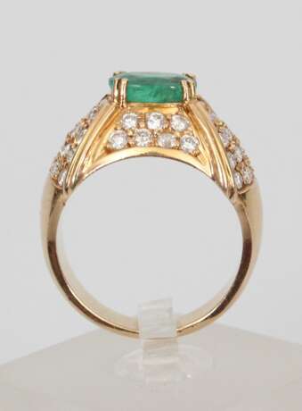 Yellow gold ring with 48 diamonds and 1 natural emerald Gold Other style 21th century - photo 12