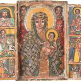 A LARGE COPTIC TRIPTYCH SHOWING THE MOTHER OF GOD, THE CRUCIFIXION AND SELECTED SAINTS - Foto 1