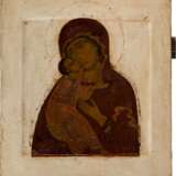 AN ICON SHOWING THE VLADIMIRSKAYA MOTHER OF GOD - Foto 1