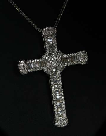 Gold necklace with pendant-cross with diamonds Gold Other style 21th century - photo 2