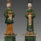 Paar Figuren mit Sancai-Glasur aus der Ming-Zeit - photo 1