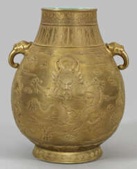 Große vergoldete Vase mit Drachendekor