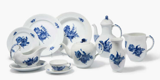 Royal Copenhagen, Tafel-, Tee-/Kaffeeservice "Blaue Blume" - photo 1