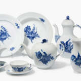 Royal Copenhagen, Tafel-, Tee-/Kaffeeservice "Blaue Blume" - photo 1