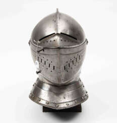 Geschlossener Helm