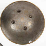 Lot: Helm, Armschiene, Schild - фото 2