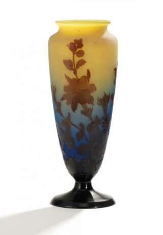 Große Balusterförmige Vase mit Blütenrispen - photo 1