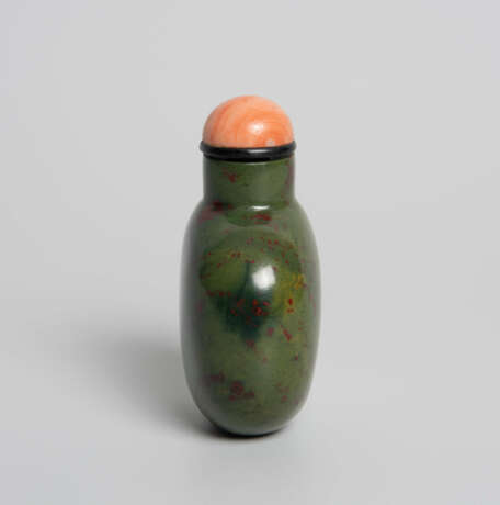 Lot: 2 Snuff Bottles - фото 15