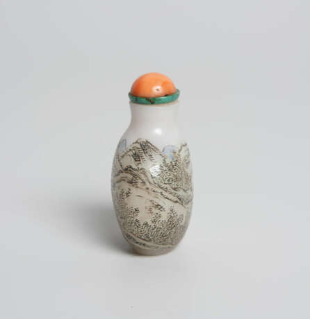 Lot: 3 kleine Snuff Bottles - фото 13