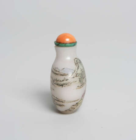 Lot: 3 kleine Snuff Bottles - фото 15